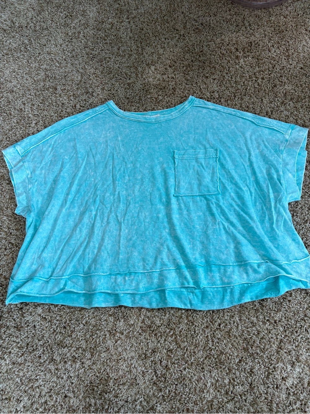 Zenana women’s S/M oversized NWOT teal acid wash cropped pocket tee